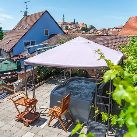 - - S Vinnym Sklepem Venuse 3* Mikulov