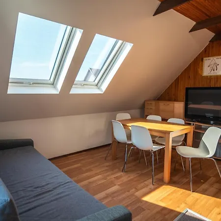 - - S Vinnym Sklepem Venuse Hotel Mikulov