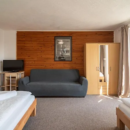 - - S Vinnym Sklepem Venuse 3* Mikulov