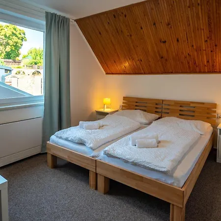 - - S Vinnym Sklepem Venuse Mikulov