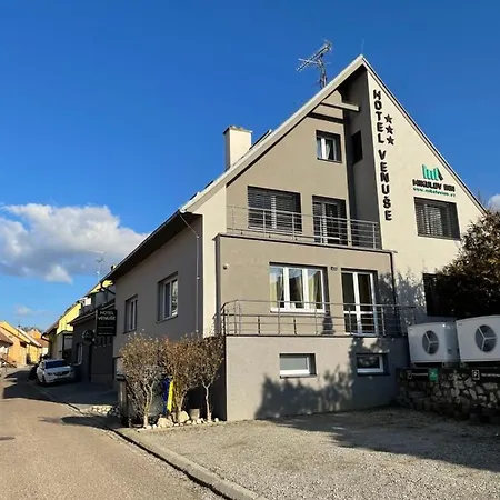 Hotel - - S Vinnym Sklepem Venuse