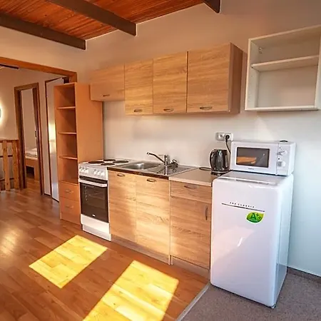 - - S Vinným Sklepem Venuše Hotel 3*