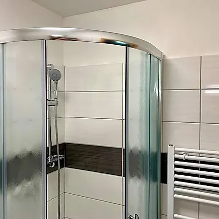 - - S Vinným Sklepem Venuše