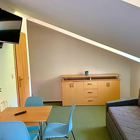 - - S Vinným Sklepem Venuše Hotel