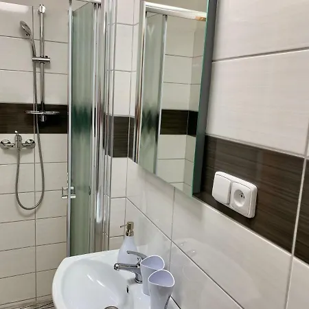 Hotel - - S Vinnym Sklepem Venuse