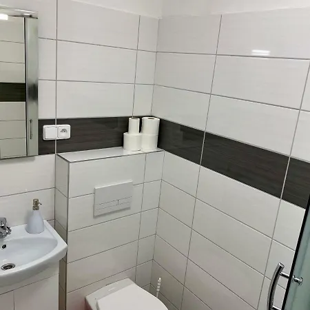 - - S Vinnym Sklepem Venuse Mikulov