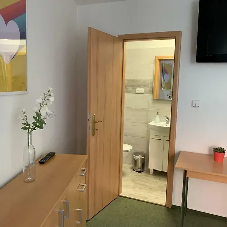 Hotel - - S Vinnym Sklepem Venuse